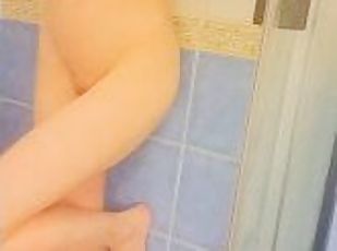 bañando, amateur, madurita-caliente, mamá, pequeñita, ducha, a-solas, tetitas