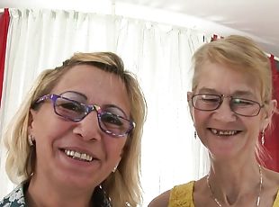 lunettes, mature, granny, lesbienne, jouet, doigtage, blonde, rasé