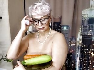MILF secretary with zucchini and carrots in wet mature cunt... Vagi...
