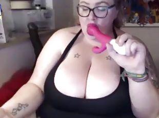 Plumper amateur babe web cam