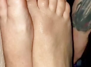 Sexy little toes and feet