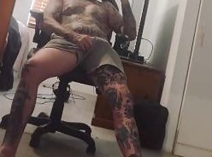 papa, amateur, énorme-bite, gay, culotte, solo, pappounet, musclé, tatouage, bite