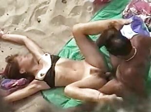 poilue, chatte-pussy, amateur, mature, hardcore, gangbang, couple, plage, salope, soutien-gorge