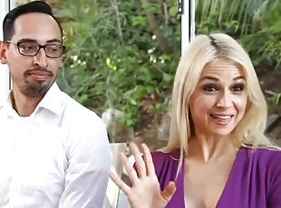 Stunning Blondie Wife Sarah Vandella Gets Her Bald Twat Licked And ...