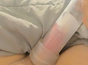 Penis doesn't want to cum so i need to finish my load using the vac...