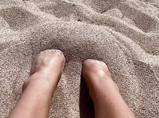 ASMR - Play with my feet in the sand