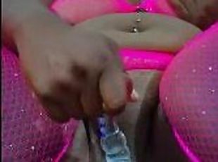 gros-nichons, masturbation, amateur, ébène, jouet, black, belle-femme-ronde, joufflue, seins, solo