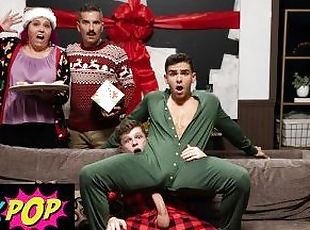 TWINKPOP - Jake Preston Pulls His Dick Out And Convinces Damian Nig...