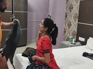 A Desi Housewife Seduced Driver And A Streamy Fucking Session Perfo...