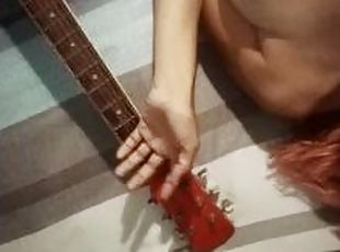 Tocandome Junto a Mi Guitarra