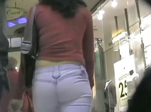 Unsuspecting fancy ass caught on cam by voyeur