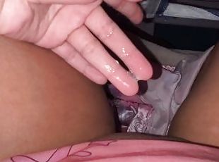 masturbare-masturbation, orgasm, joc-cu-chiloteii, amatori, jucarie, chilotei, uda