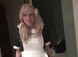 femme-de-ménage, transsexuelle
