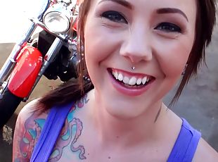 fitta-pussy, brudar, avsugning, gigantisk-kuk, tonåring, hardcore, pov, piercad, biker, kuk