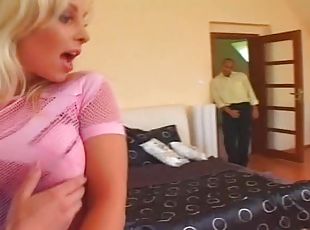 gros-nichons, levrette, collants, babes, fellation, interracial, hardcore, trio, salope, blonde