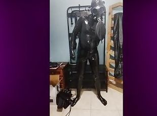 Latex cuckold slave plays in rubber gasmask breathplay and eats cum...