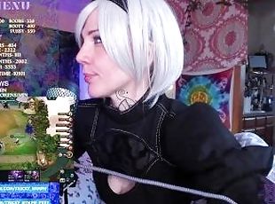 2B plays TFT and Mukbang? :o