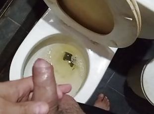 bagno, masturbazione-con-mano, urina, amatoriali, hardcore, piedi, feticci, doccia, solitari, reali