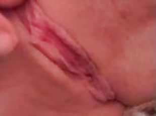 masturbare-masturbation, orgasm, amatori, bunaciuni, milf, cu-degetelul, blonda, solo, tatuaj