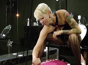 pissande, anal, leksak, bdsm, strumpor, blond, toalett, fetisch, latex, bondage