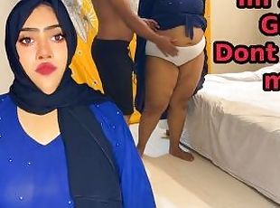 Hi Im (Aria Mia) 18yo Saudi Arab Girl but I Role play aunty to husband because he likes older women