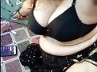 Big Ass Desi Bhabhi Doggy style fuck when husband went out-devar ne...