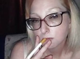 Super hot milf smokes while giving a bj - full video onlyfans@misterwetfun