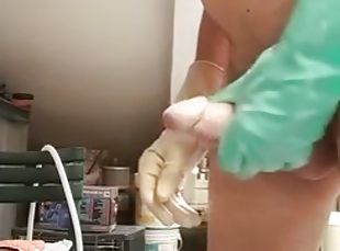 Handjob in latex with bath gloves