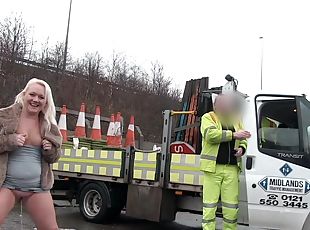 British amateur slut pees on the street and doesn't care