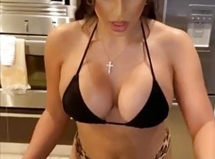 Jasmine, Arab with big tits