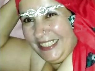 Turkish sex Arda gives a blowjob to his mother after the wedding