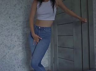 Female Real Desperation Pee In Jeans Because Locked the Door