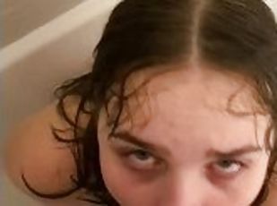 Hot teen girlfriend couldn’t resist sucking it in the shower(POV)
