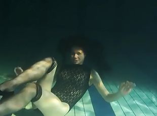 Siskina and Polcharova strip nude underwater