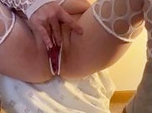 masturbare-masturbation, orgasm, pisandu-se, pasarica, tasnit, amatori, milf, cu-degetelul, sarutand, frumusica