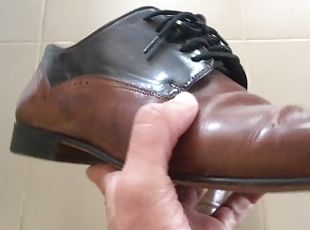 Shoe sniffing POV - Italian leather dress shoes smell so good deep ...
