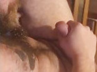 paroasa, imens-huge, masturbare-masturbation, amatori, jet-de-sperma, inghitit, pe-fata, solo