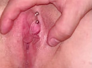clitoris, imens-huge, orgasm, pasarica, bunaciuni, facut-acasa, cuplu, pirsing, sora, uda