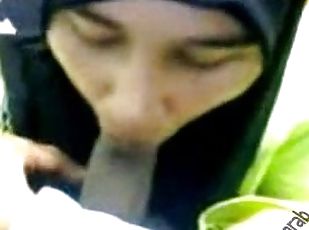 Chubby Amateur Arab Slut Caught By Cell Phone Sucking Her Boyfriend...