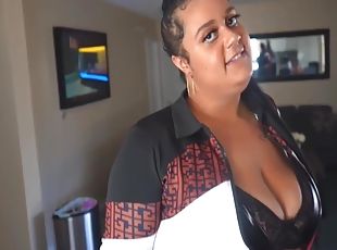 Bbw Neighbor Delivers Gibby The Clown More Than A 4 Min - Marie Dai...
