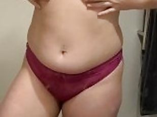 Aussie Amateur Pregnant Milf playing with myself until cum (10 weeks pregnant)