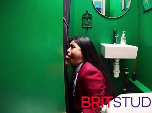 British 18 Year Old Schoolgirl Gives An Amazing Blowjob And Swallow...