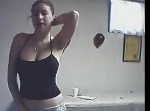 Busty amateur girl flashes her big boobs on the cam