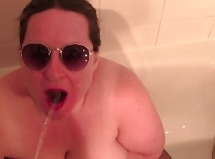 Urine addicted BBW amateur Milf with big tits pissed in mouth and d...