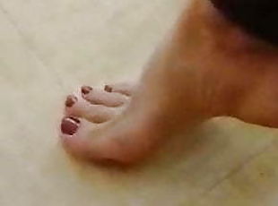 Aline's feet only (part 3) les pieds d'Aline