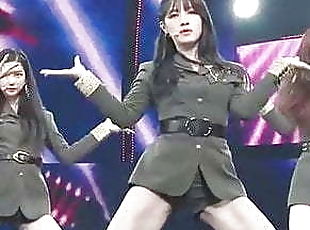 It's Seunghee's Turn For Some Thigh Worship