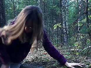 I fucked a stranger in the woods to help her – public sex