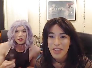 Crossdressers fuck on CAM