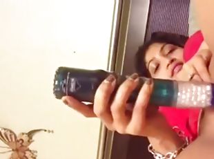 Indian MILF Masturbation