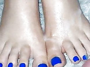 toes cum loads feet & shoejob o3